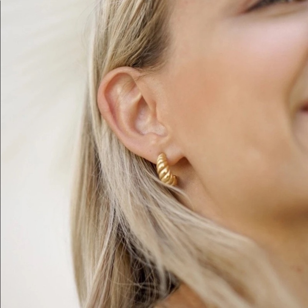 YLLW The Brand Delilah Hoops